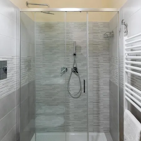 Apollo ベッド・アンド・ブレックファスト 3*